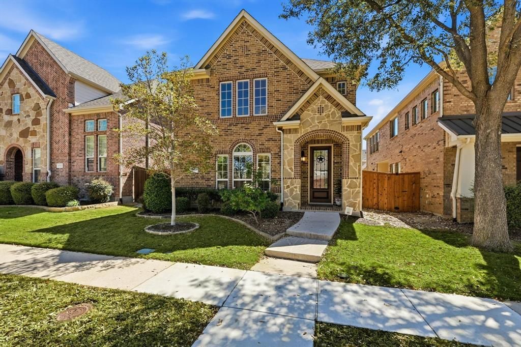 Photo of 1708 Snow Owl Court, Carrollton, TX 75010 (MLS # 21215505)