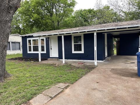 Photo of 513 W Florence Street, Denison, TX 75020 (MLS # 21340261)