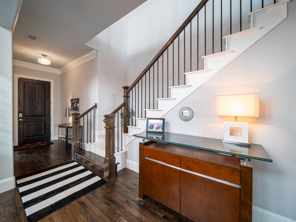 2708 Pointview Court