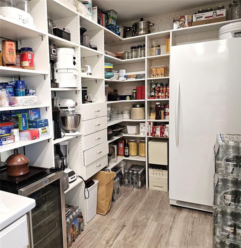Photo of 6335 W Northwest Highway #711, Dallas, TX 75225 (MLS # 21273249)