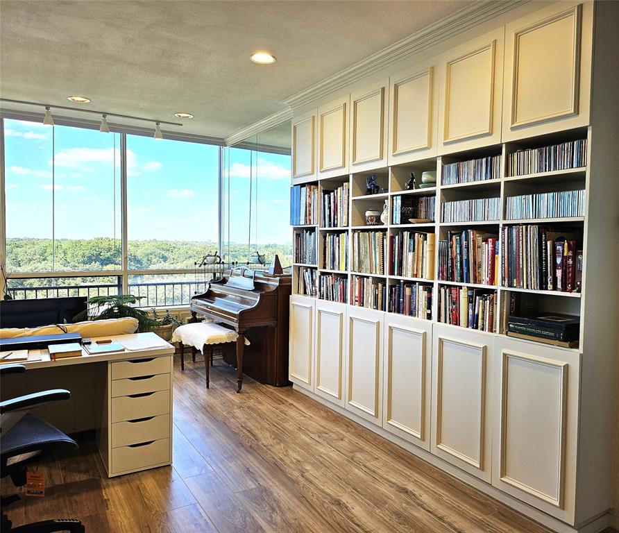 Athena Condo - Residential