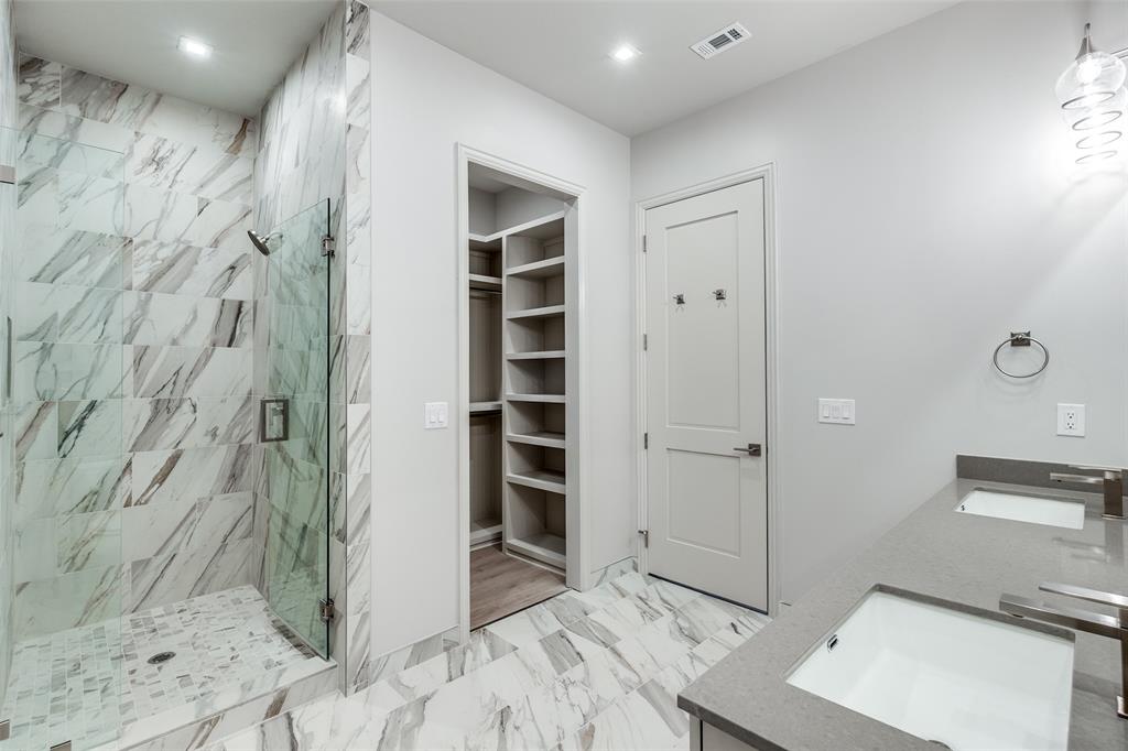 MANSFIELD R BLK C917 LTS 2-3 PT LT 4 ABND - Residential