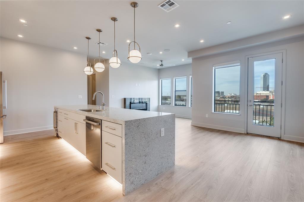 1900 S Ervay Street 512