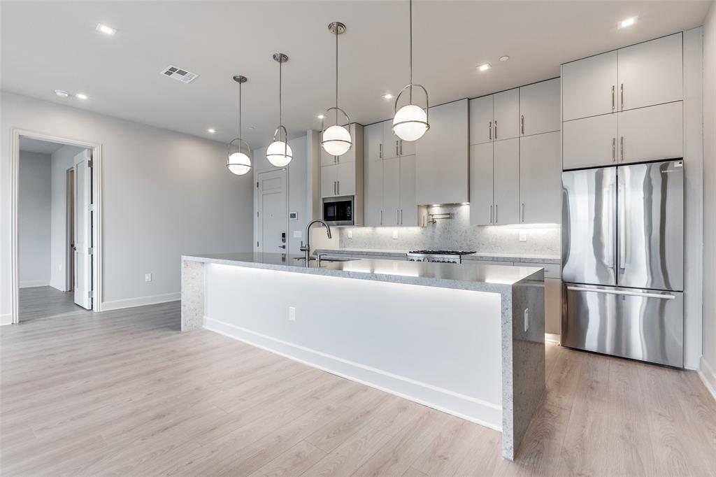 1900 S Ervay Street 512