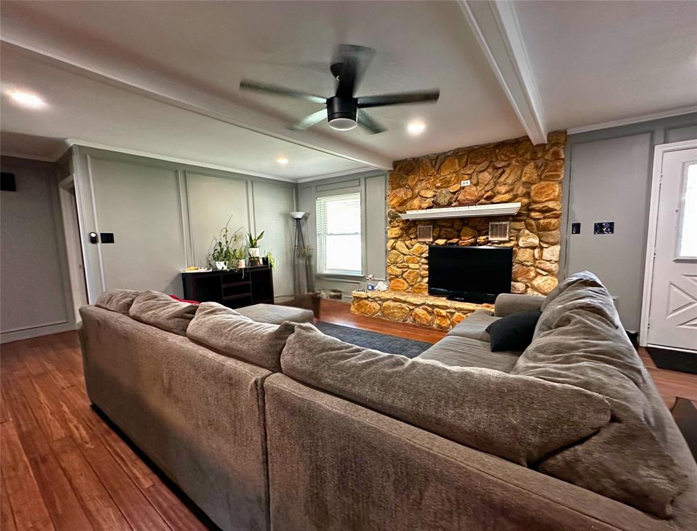 407 E County Line Road