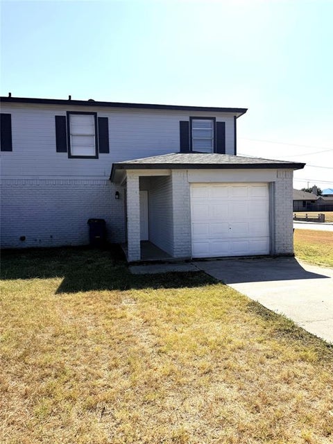 Photo of 1025 NW Summercrest Boulevard #B, Burleson, TX 76028 (MLS # 21368457)