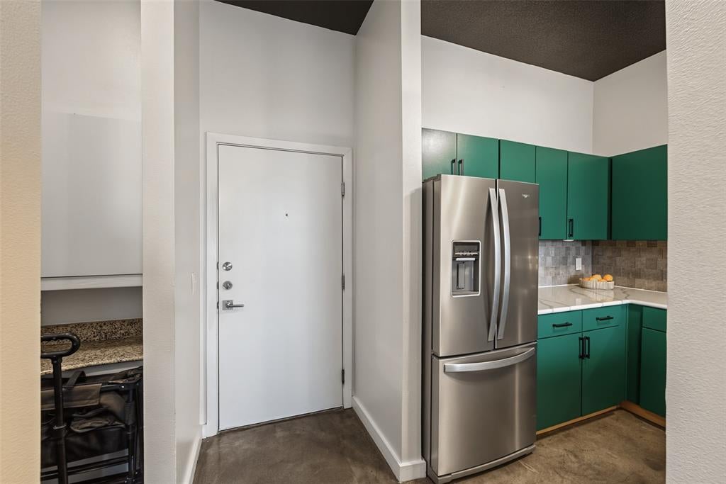 201 W Lancaster Avenue 409