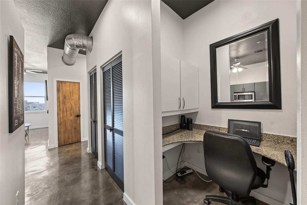 201 W Lancaster Avenue 409