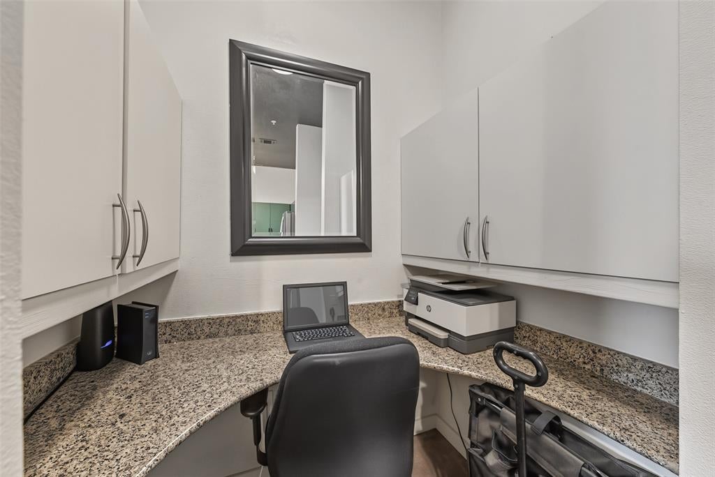 201 W Lancaster Avenue 409