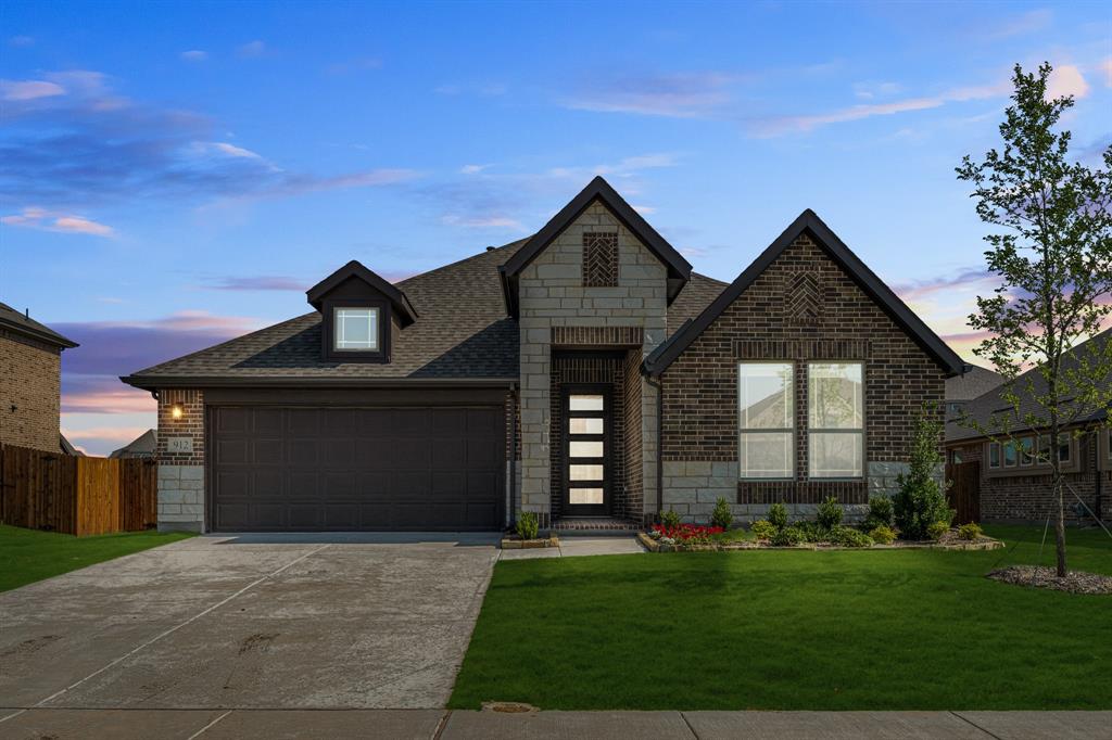 912 Split Oak Lane
