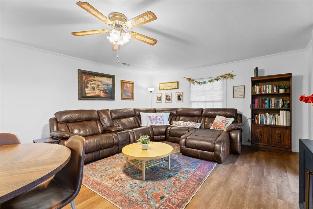 FLORES - Residential