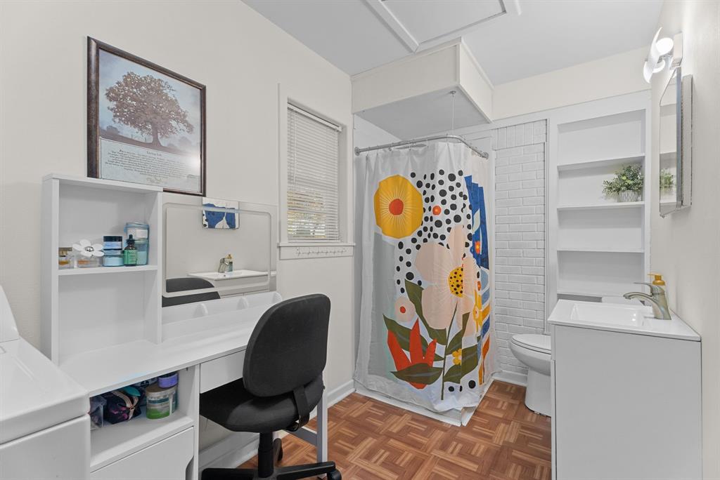 FLORES - Residential