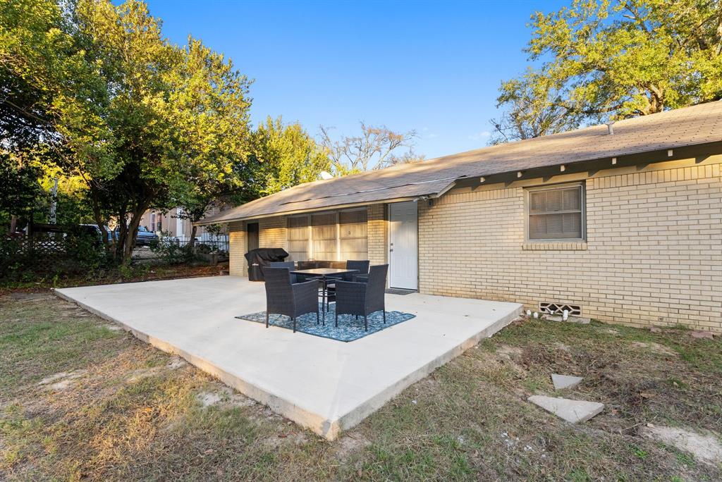 FLORES - Residential