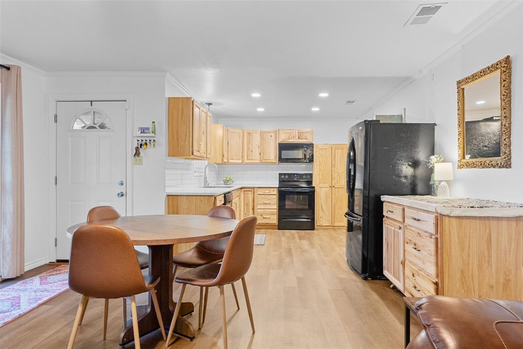 FLORES - Residential