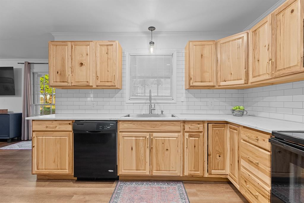 FLORES - Residential