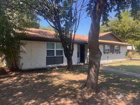 5515 Knights Court Lake Dallas TX 75065