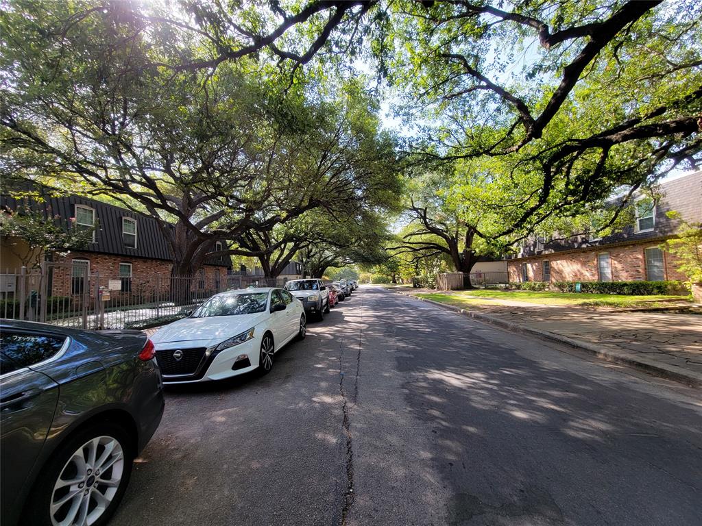 Greenbriar Place Condos - Residential Lease