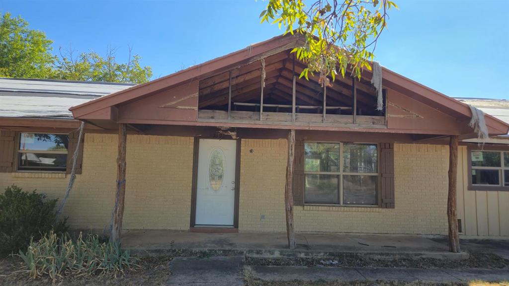 809 W Liveoak Street