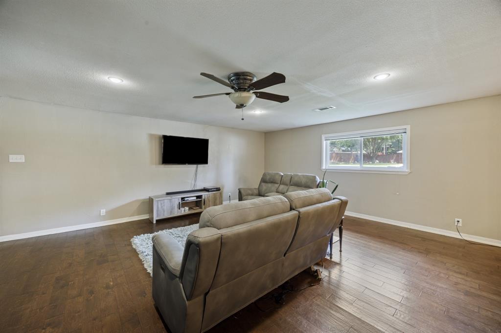 1507 Greenbrier Drive