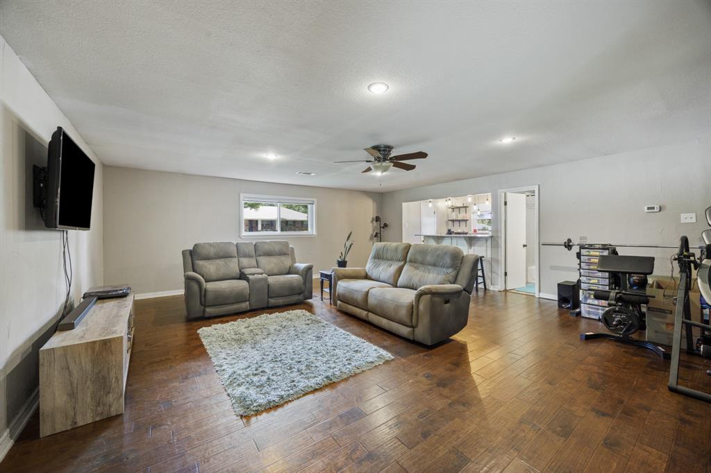 1507 Greenbrier Drive