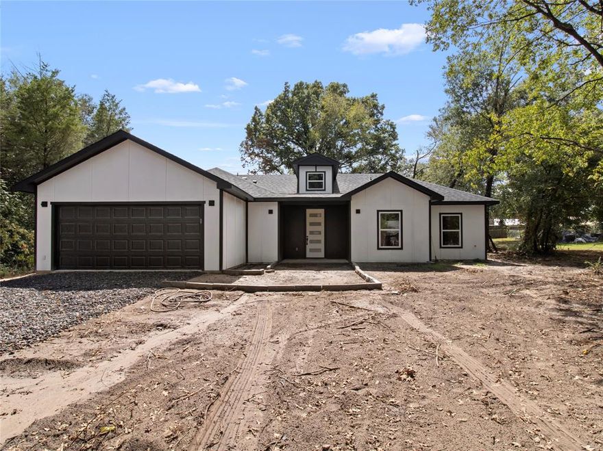 **Seller offering 10,000 in concessions!**
Beautiful new construction 3 bedroom, 2 bath home located in Fairfield, TX! Tucked away on a quiet dead-end street, this property offers privacy with modern comfort. Step inside to find an open layout, highlighted by a spacious living area and thoughtful finishes throughout. The primary suite features a walk-in closet, a luxurious bath with a free-standing tub, and a custom walk-in shower. The secondary bathroom also offers a walk-in shower for convenience. Enjoy evenings on the large back porch overlooking the yard, perfect for relaxing or entertaining. A two-car garage adds extra storage and parking. This new build is ready for its first owners—don’t miss your chance to make it yours!