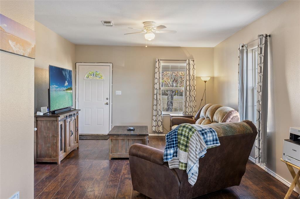 711 Farm Road 1510