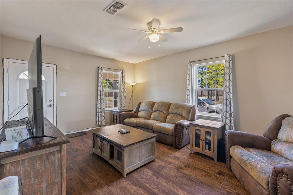 711 Farm Road 1510