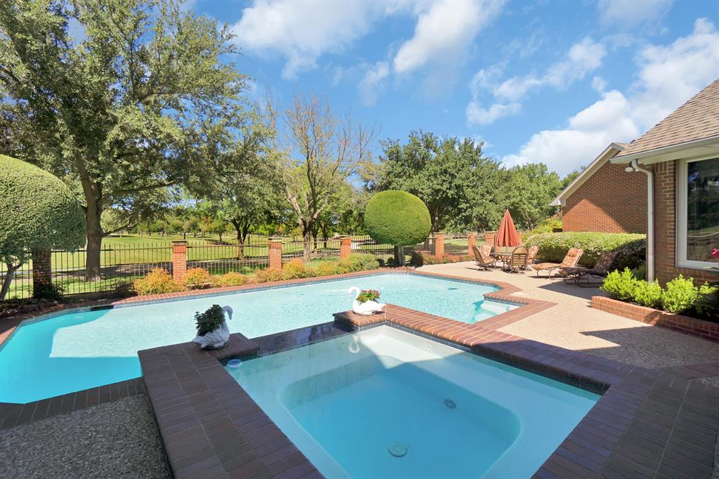 Club Manor - Residential