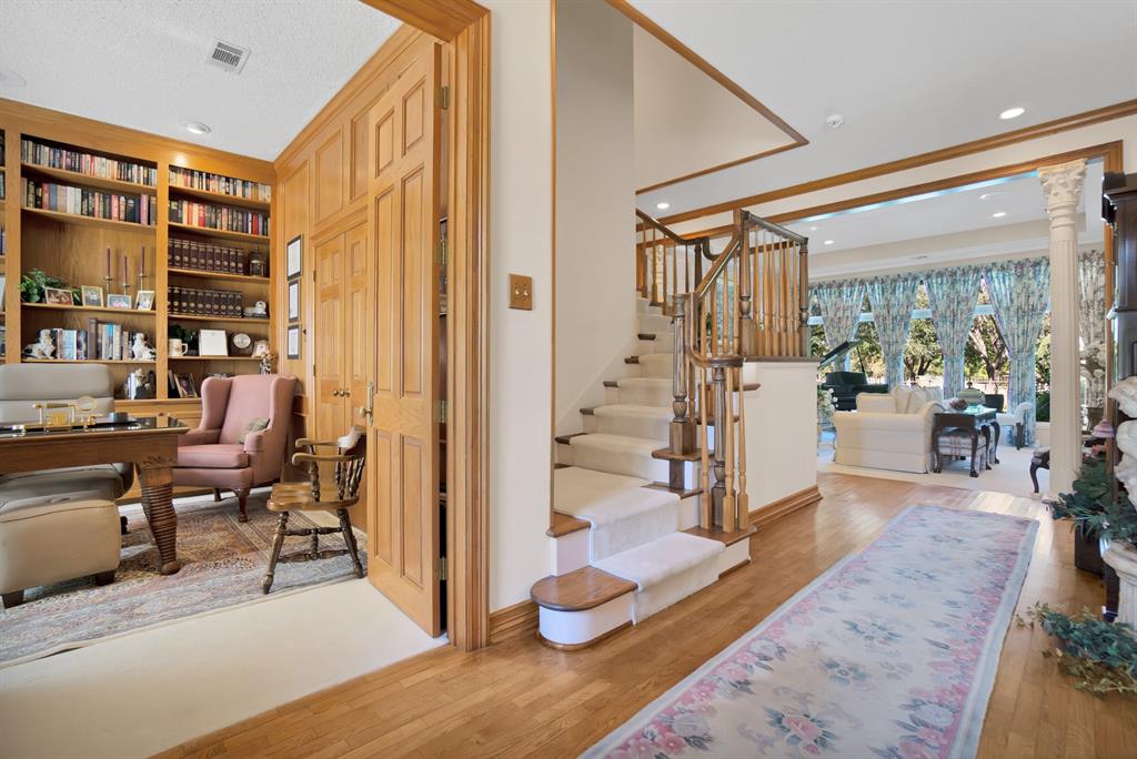 Club Manor - Residential