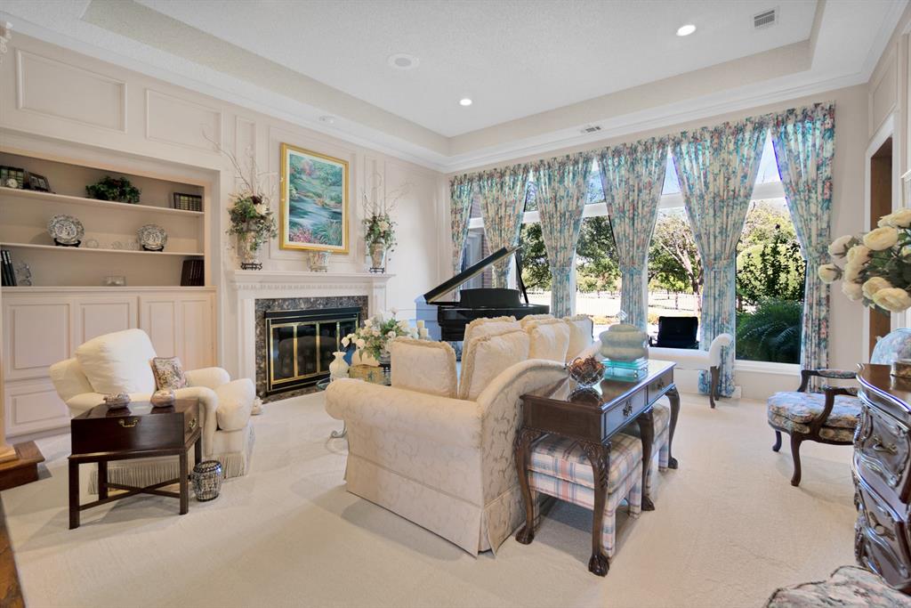 Club Manor - Residential