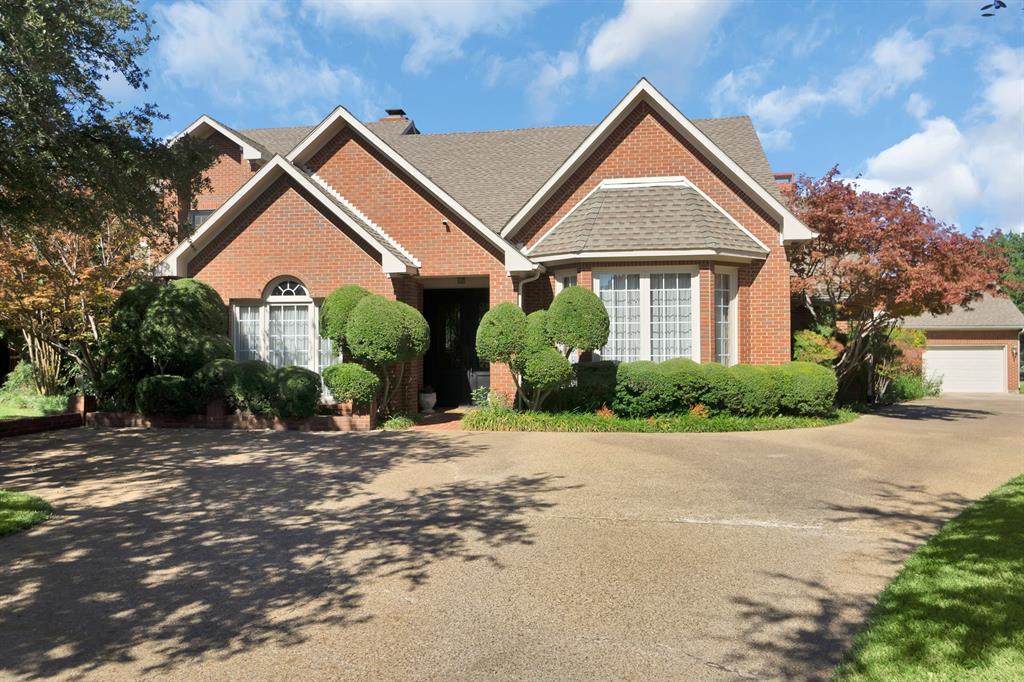 Club Manor - Residential