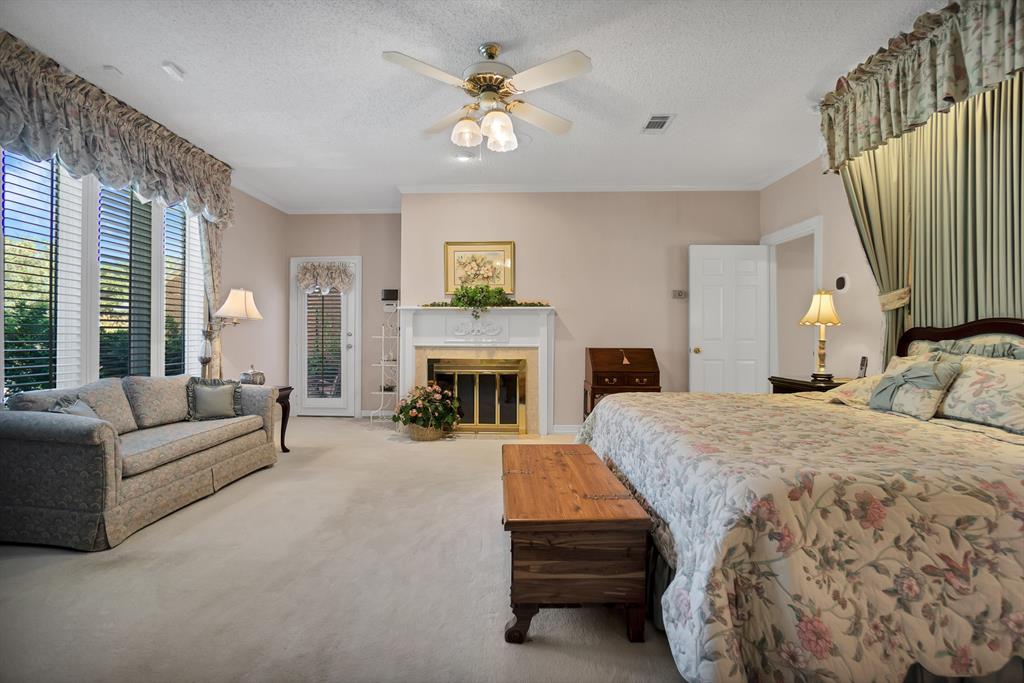 Club Manor - Residential