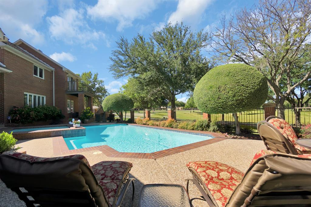 Club Manor - Residential