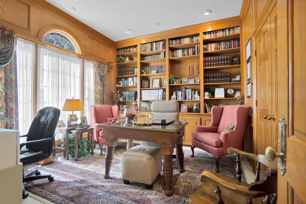 Club Manor - Residential