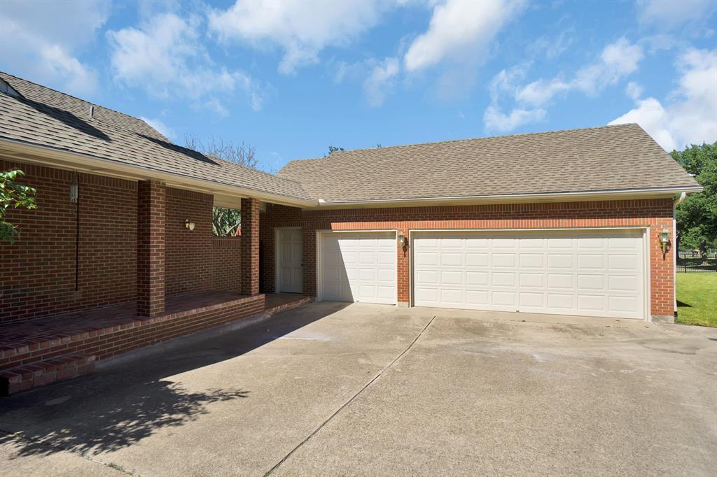 Club Manor - Residential