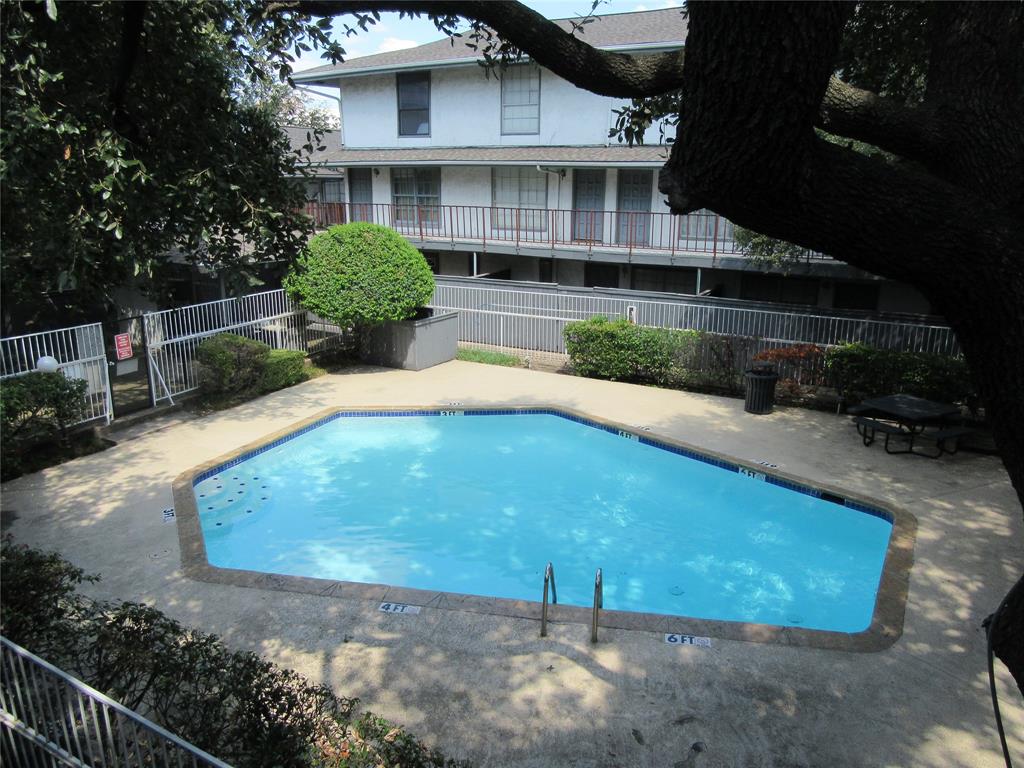 VALLEY VIEW CONDOMINIUM PH I - Residential Lease