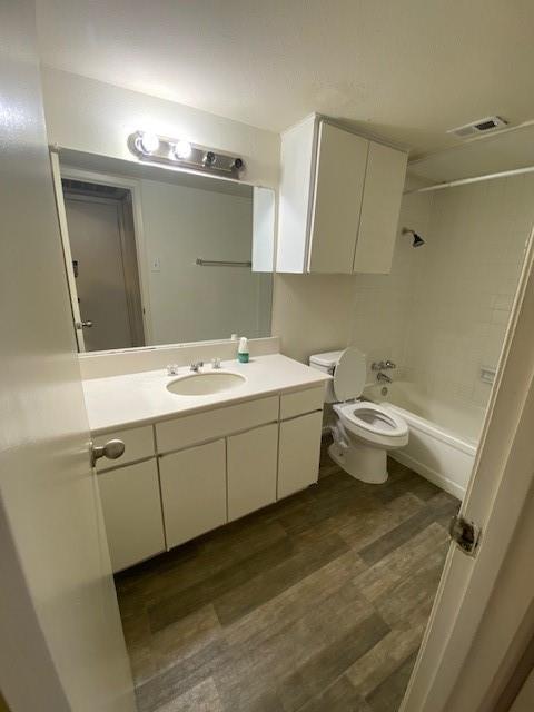 VALLEY VIEW CONDOMINIUM PH I - Residential Lease