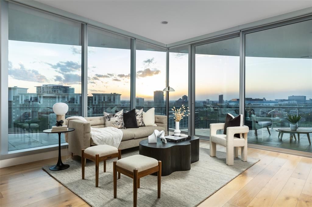 Photo for 3130 N Harwood Street #903, Dallas, TX 75201 (MLS # 20940555)