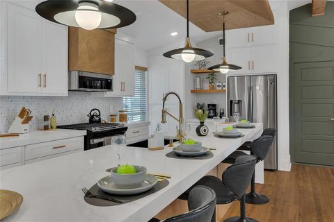 Tiny photo for 1237 Airline Drive, Grapevine, TX 76051 (MLS # 21077040)