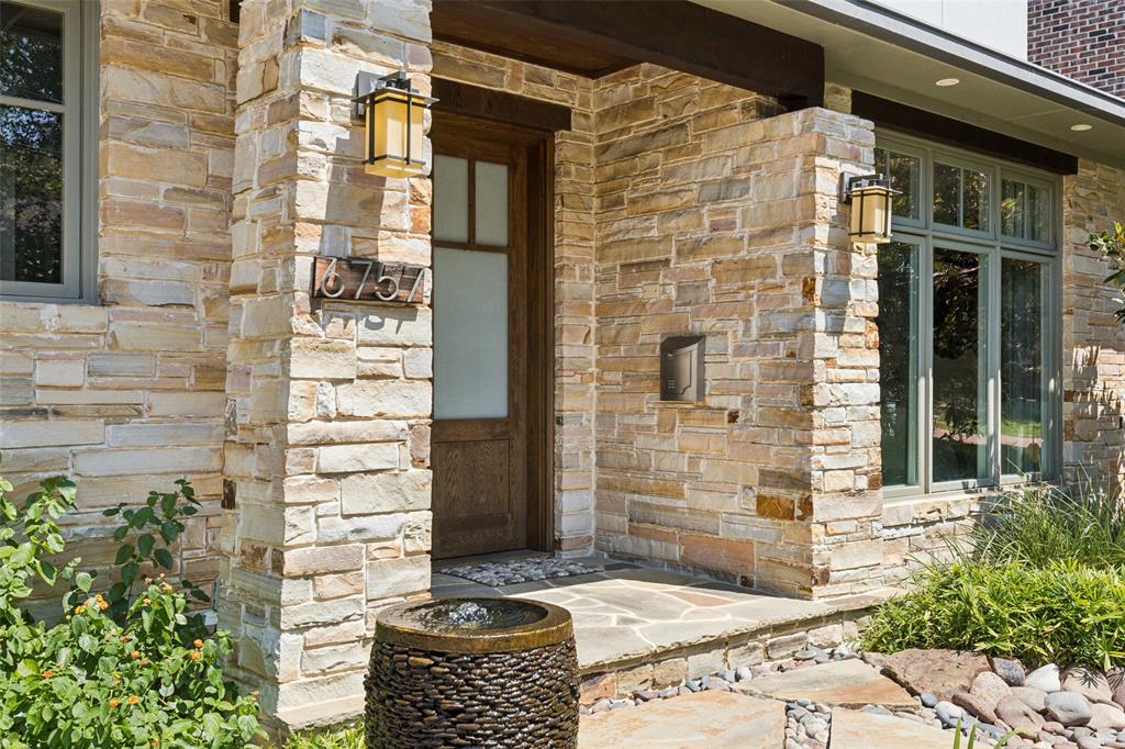 6757 Lakefair Circle