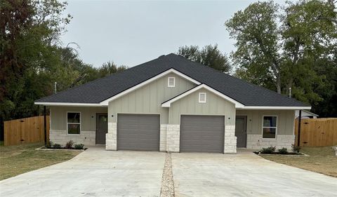 105 S Barron Covington TX 76636