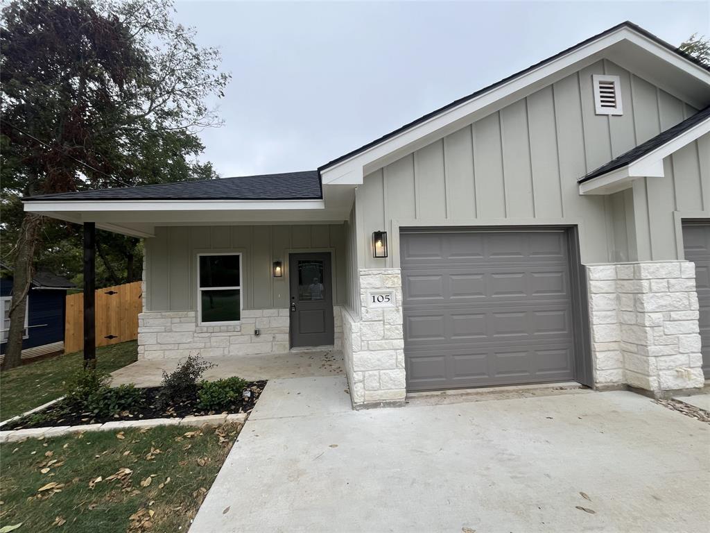 105 S Barron
