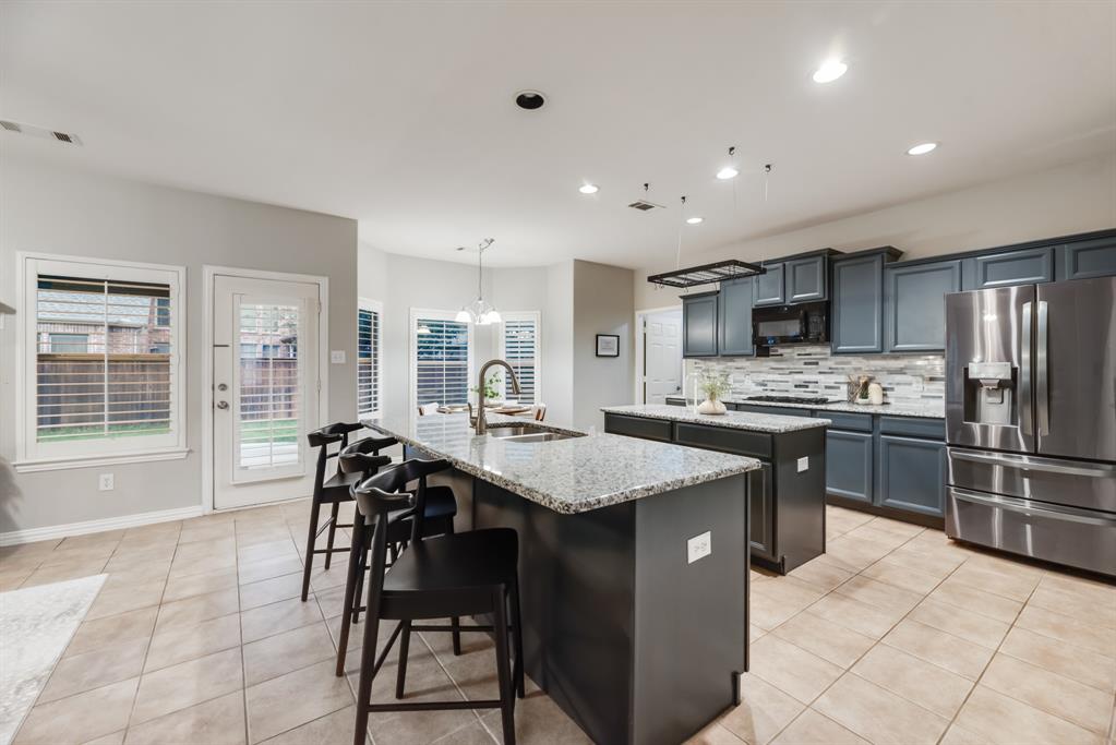 851 Carolina Way