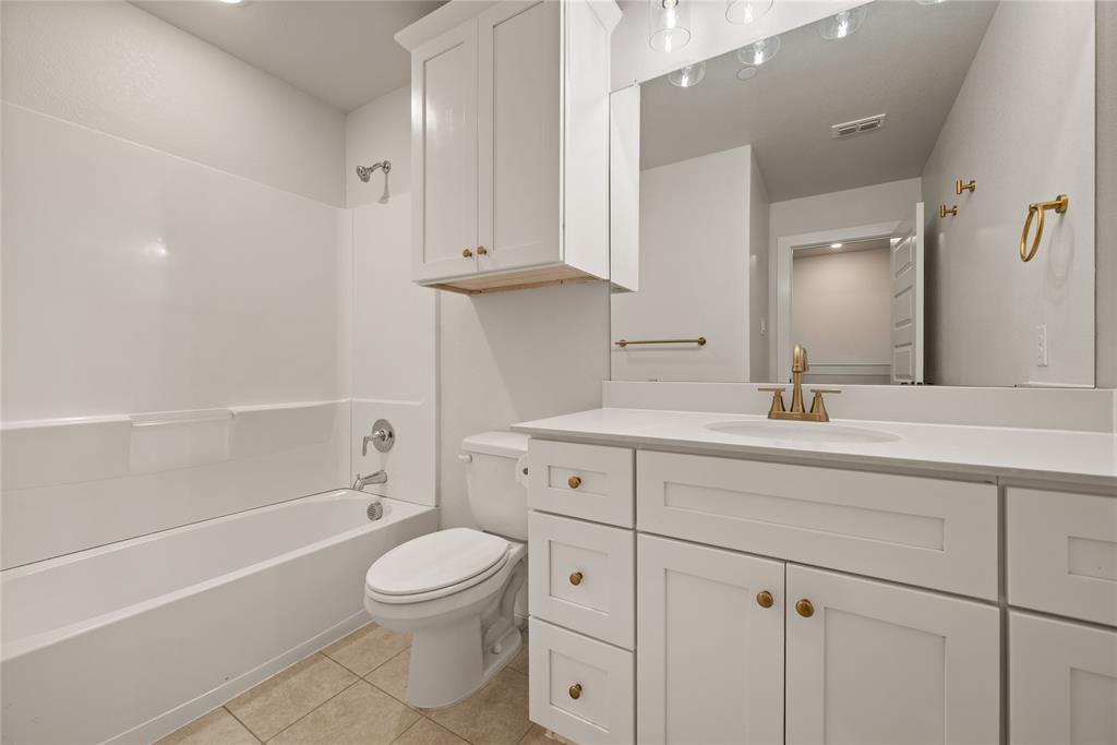 Runaway Bay - Residential Lease