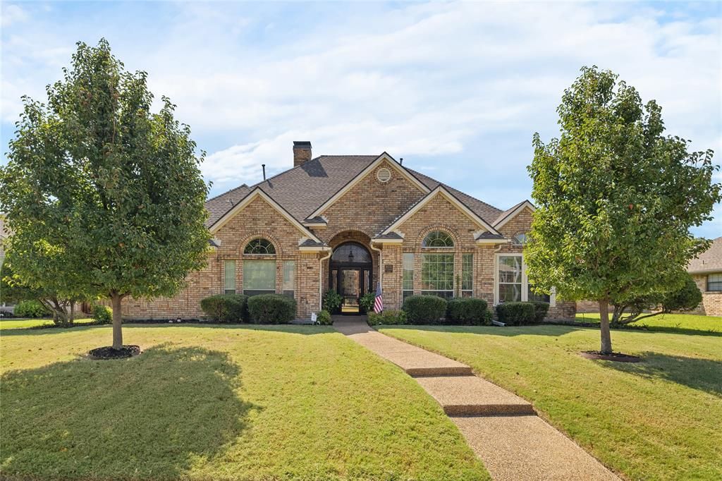 Photo of 820 Foxwood Lane, Wylie, TX 75098 (MLS # 21251533)