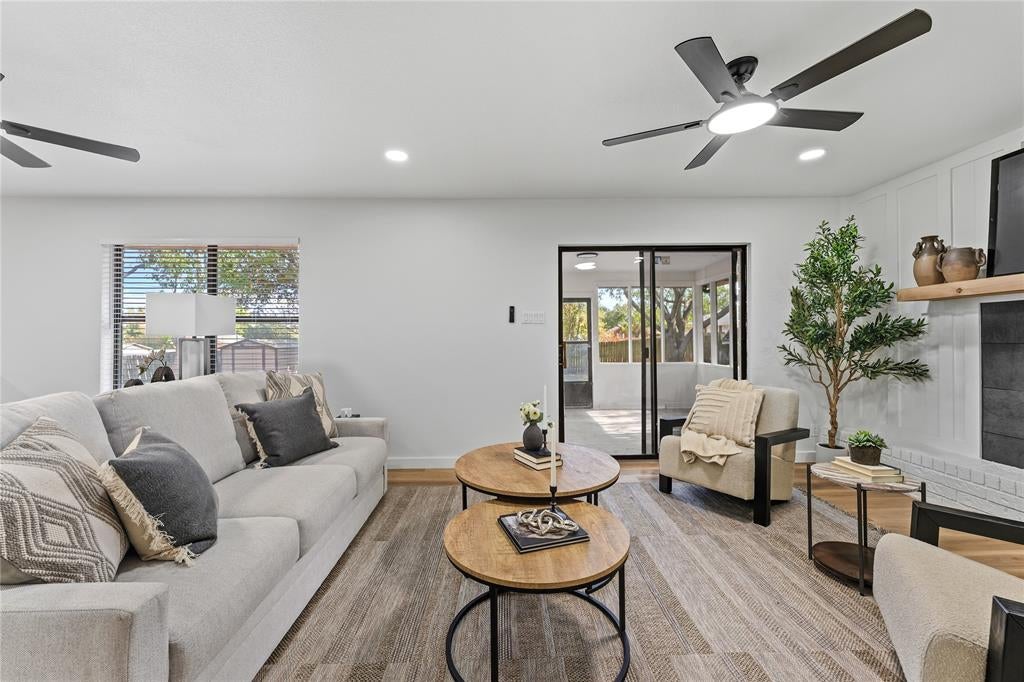 125 E Dawn Drive