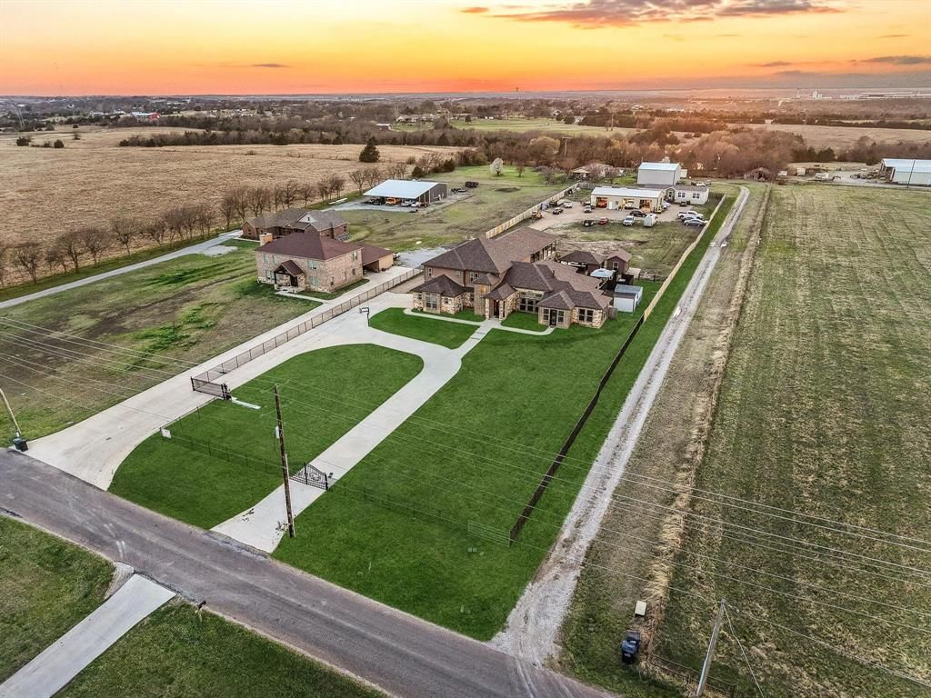 Photo of 1517 Bennett Road, Howe, TX 75459 (MLS # 21203593)