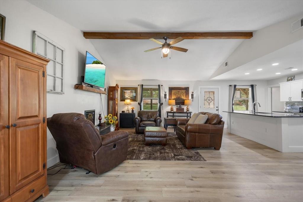 1507 E Tanglewood Drive