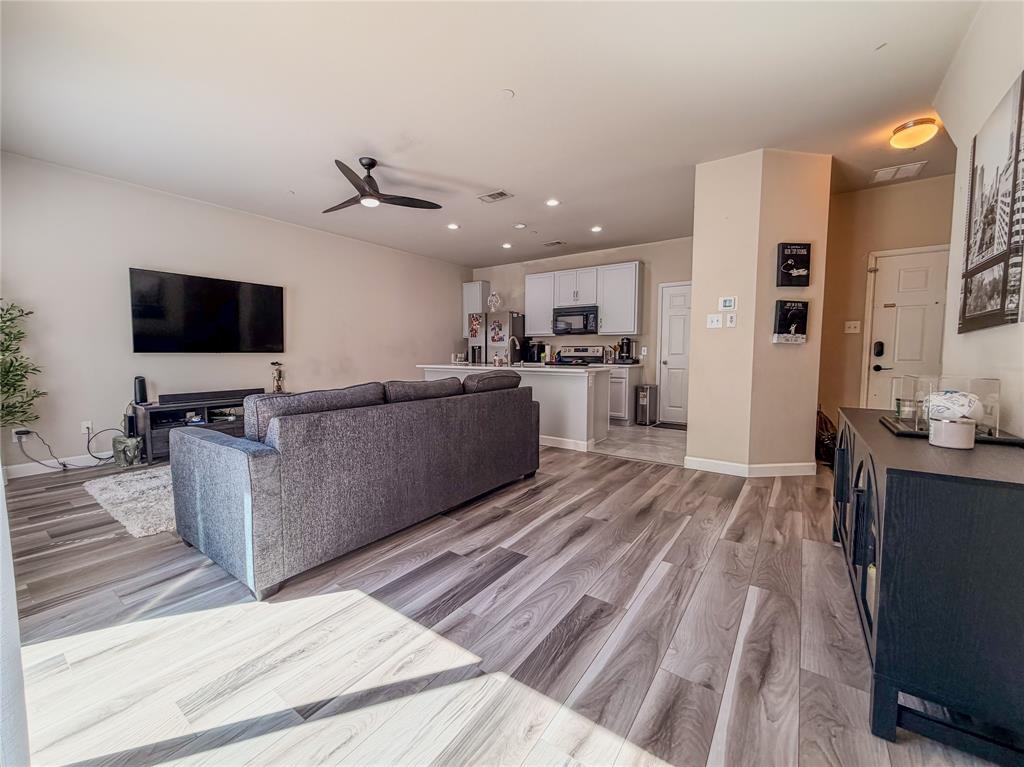 Oak Point Estates - Residential