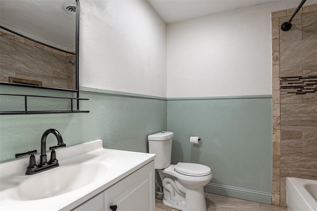 Casa Linda Lawn - Residential Lease